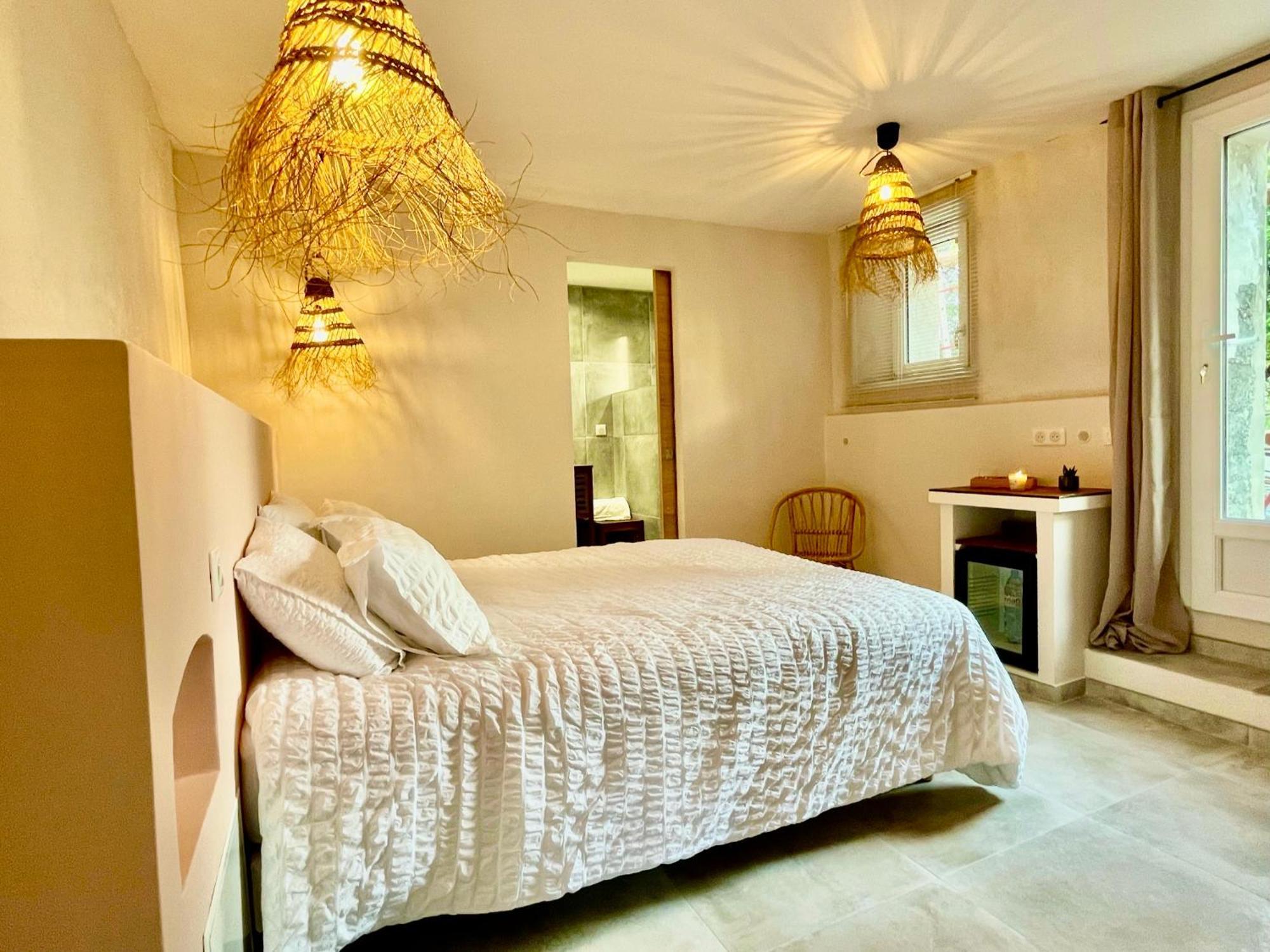 La Parenthese Du Var - Chambre D'Hotes Petits Dejeuners Inclus Et Terrasse Ombragee Saint-Antonin-du-Var ภายนอก รูปภาพ