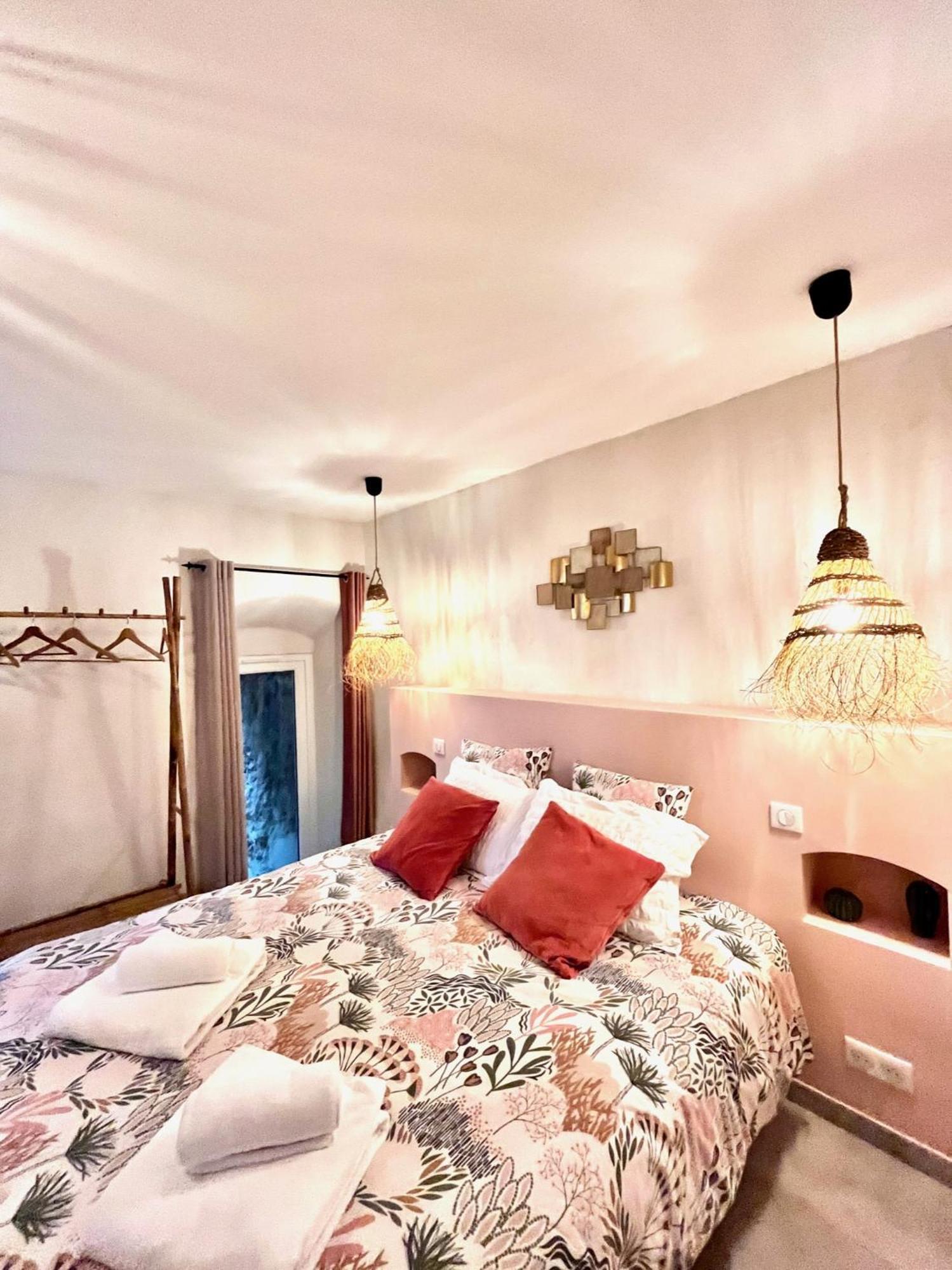 La Parenthese Du Var - Chambre D'Hotes Petits Dejeuners Inclus Et Terrasse Ombragee Saint-Antonin-du-Var ภายนอก รูปภาพ