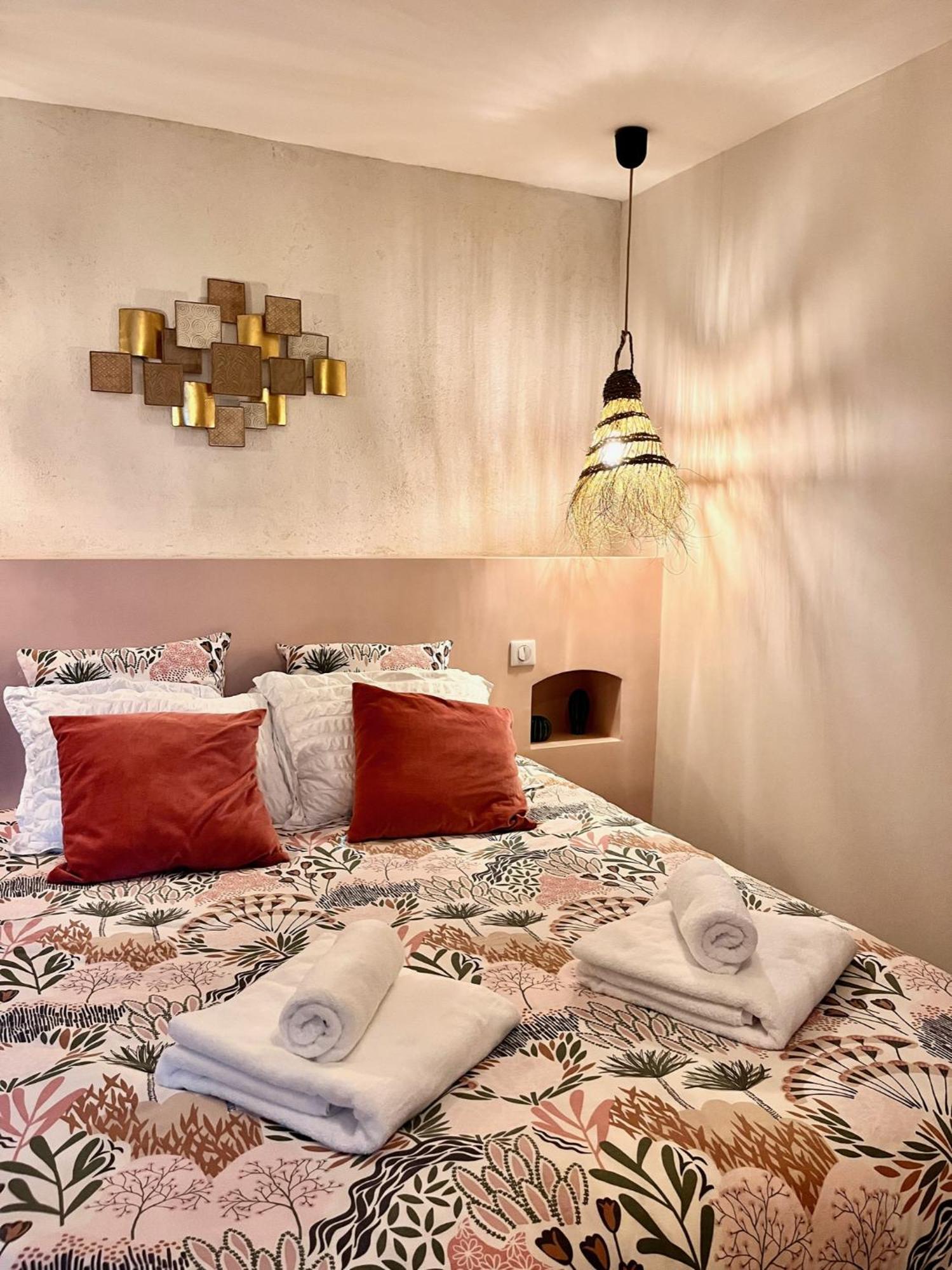 La Parenthese Du Var - Chambre D'Hotes Petits Dejeuners Inclus Et Terrasse Ombragee Saint-Antonin-du-Var ภายนอก รูปภาพ